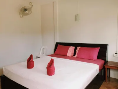 Standaardkamer met kingsizebed — Maehaad Garden Inn